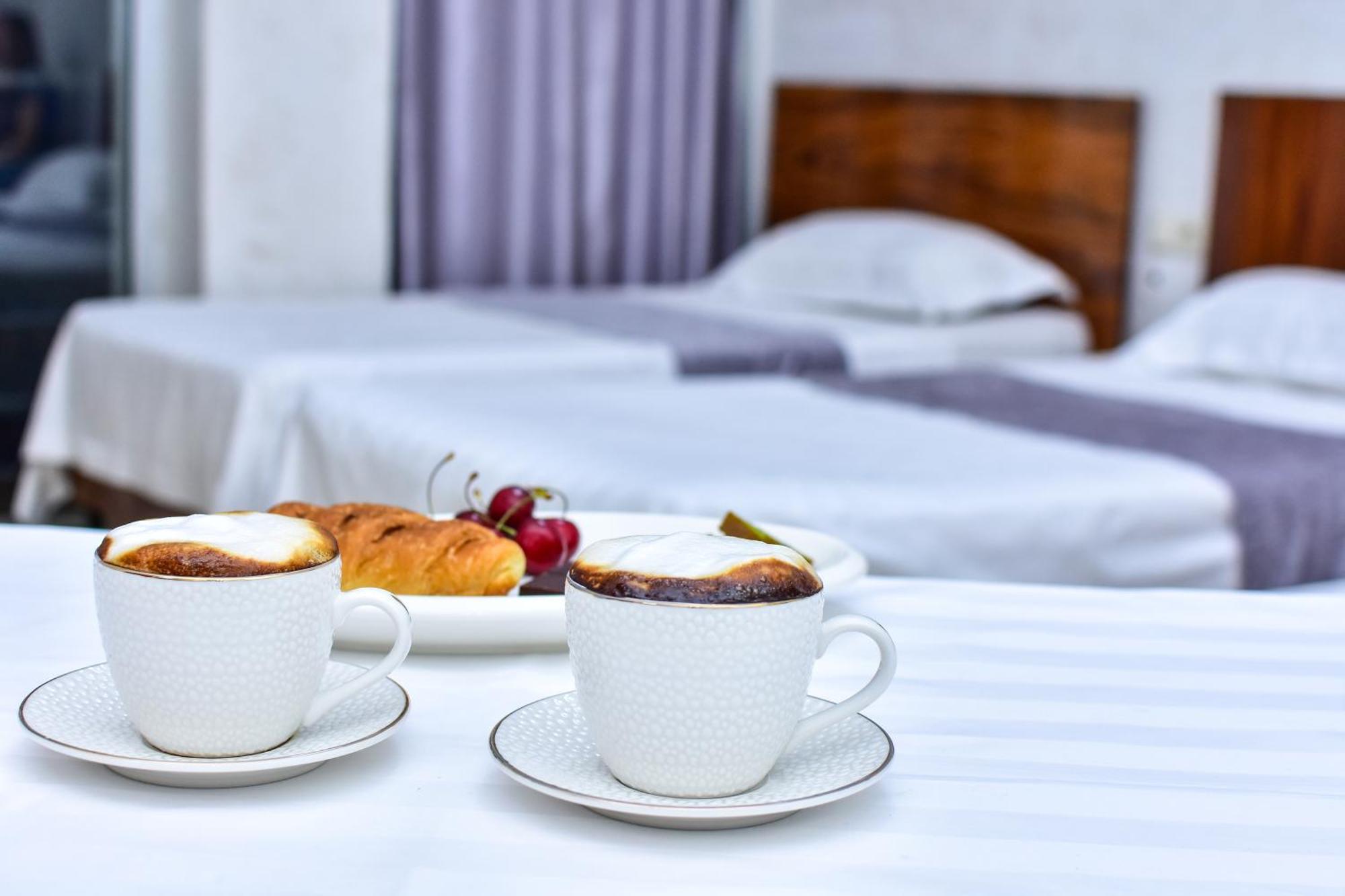 Hotel Chveni Sakhli Batumi Ngoại thất bức ảnh